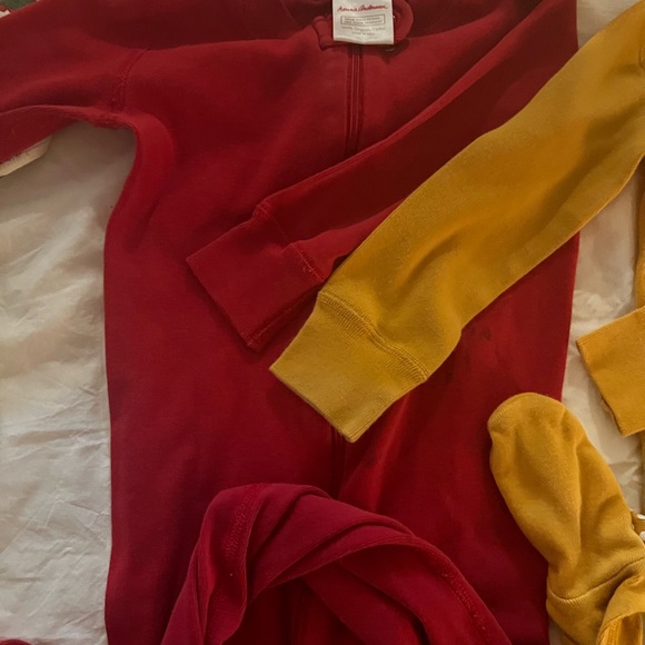 Hanna Andersson footed pajamas 2t (85) - Picture 3 of 7